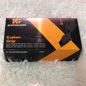 Powder-free black nitrile gloves